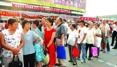 河南：万人大讲堂宣讲低盐与健康